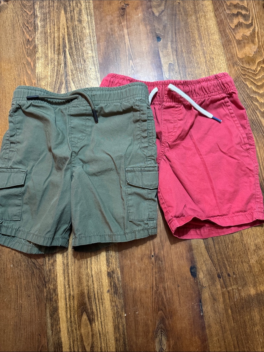 Denim&Co Kids Cargo Shorts Set in Olive Green & red